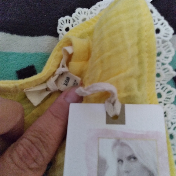 Jessica Simpson - Picture 2 of 2